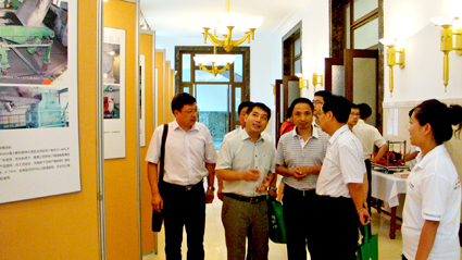 工信部節(jié)能與綜合利用司雷文參觀隆基圖片展 工信部節(jié)能與綜合利用司雷文參觀隆基圖片展